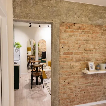 Three Doors Apartments, Kiwi 1+1 Апартаменты Тирана